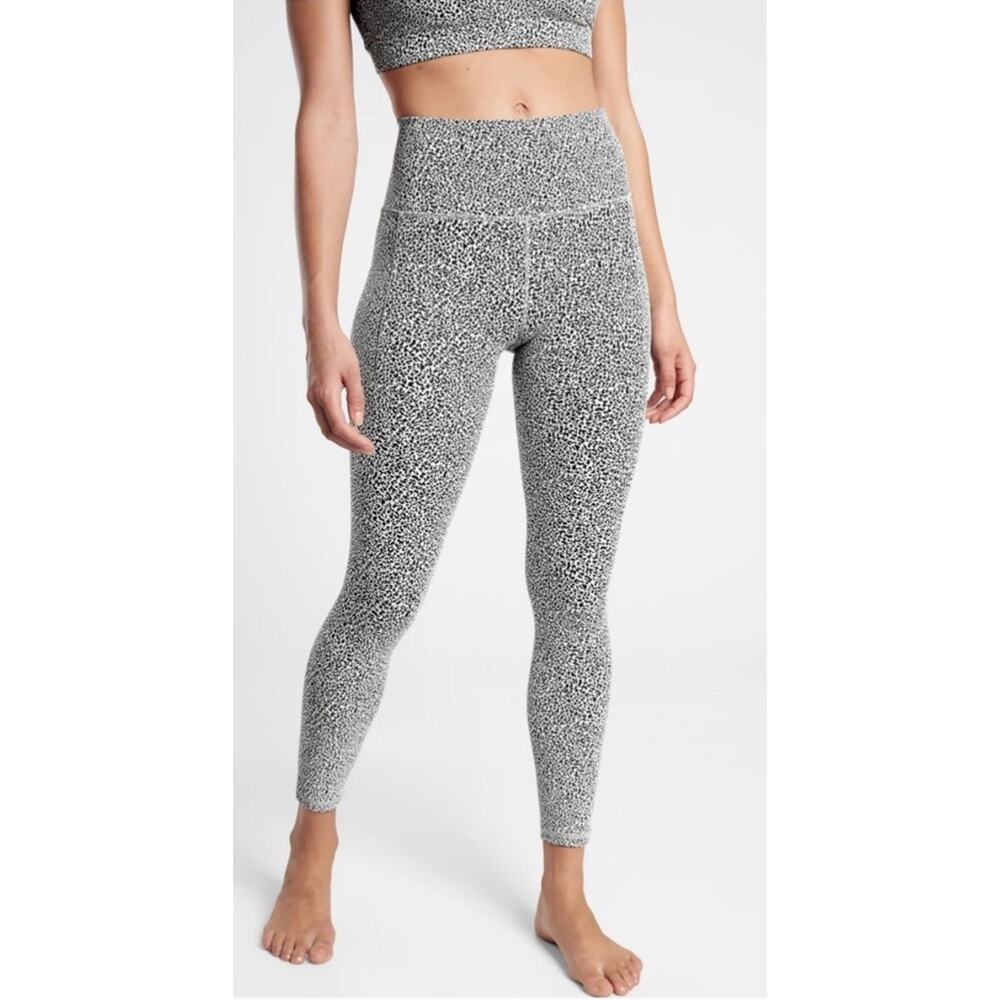 Women’s Athleta Size S Salutation Stash Textured Tight Leggings